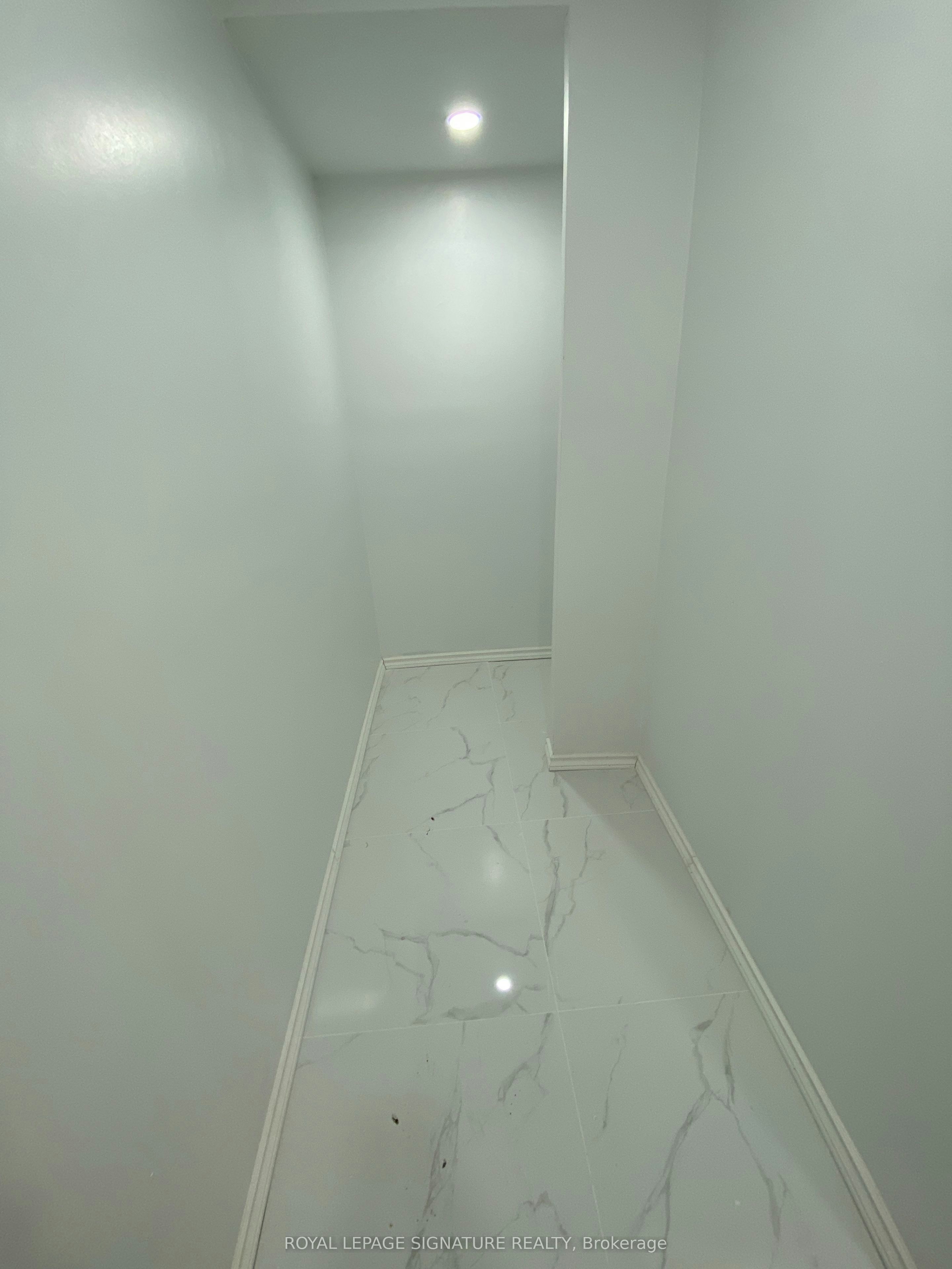 Lower Level-123 Mildenhall Place, Whitby, ON, L1M 0E4 - 4