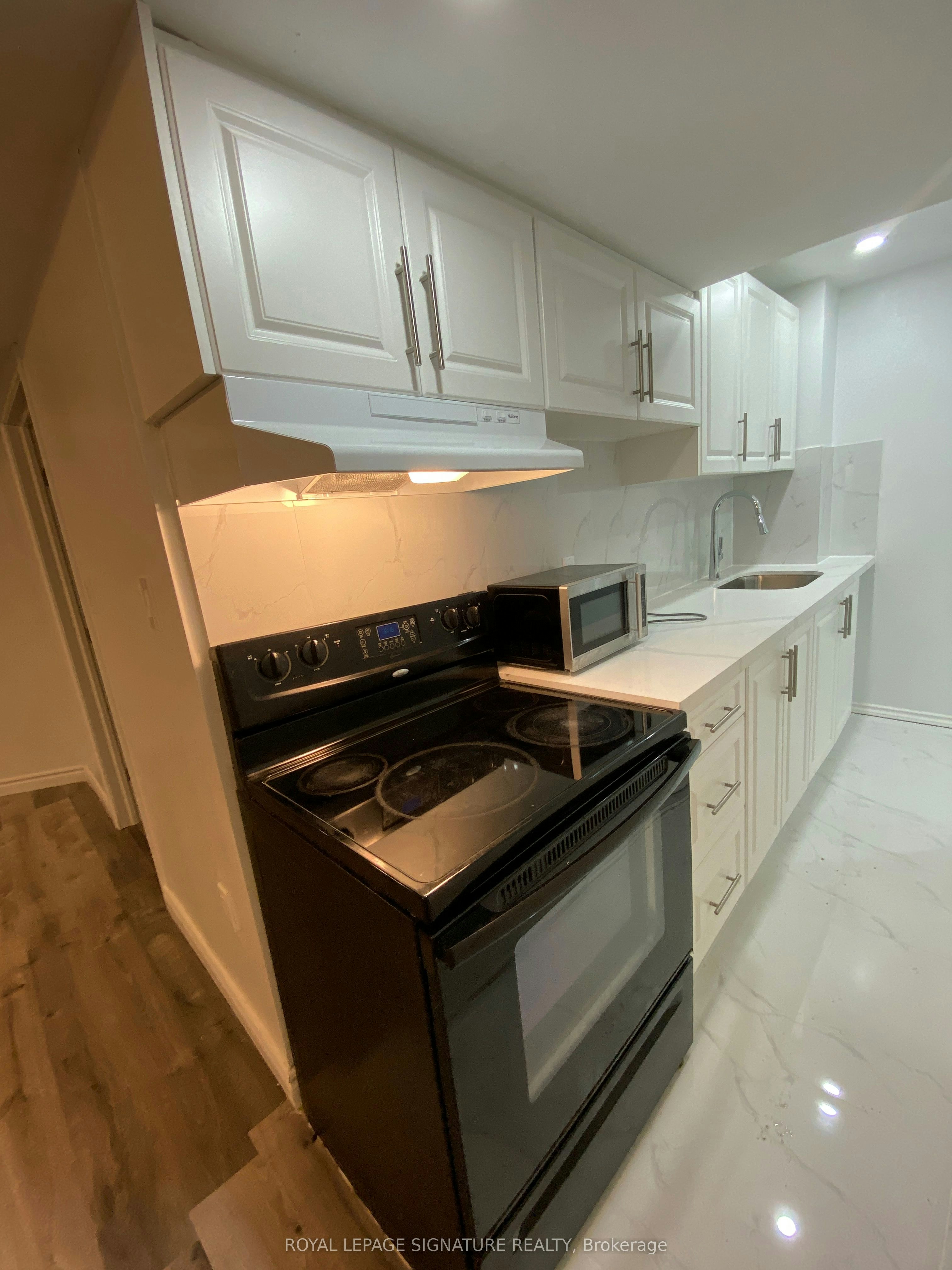 Lower Level-123 Mildenhall Place, Whitby, ON, L1M 0E4 - 2