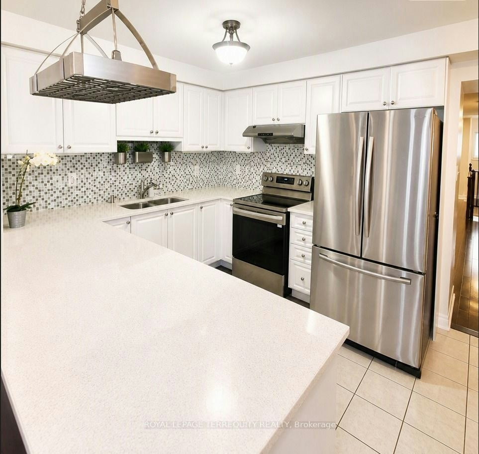 19 De Jong Street, Toronto, ON, M1P 0C1 - 8
