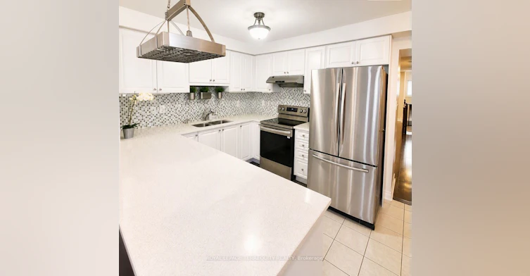 19 De Jong Street, Toronto, ON, M1P 0C1 - 8