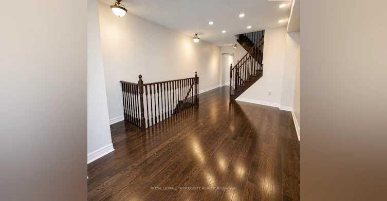 19 De Jong Street, Toronto, ON, M1P 0C1 - 5