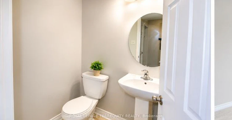 19 De Jong Street, Toronto, ON, M1P 0C1 - 20