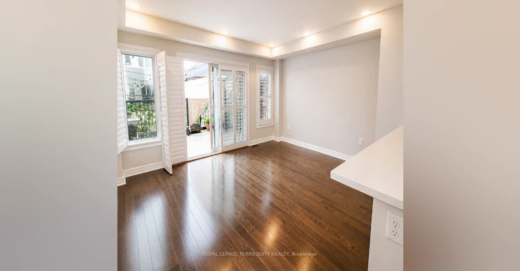 19 De Jong Street, Toronto, ON, M1P 0C1 - 6