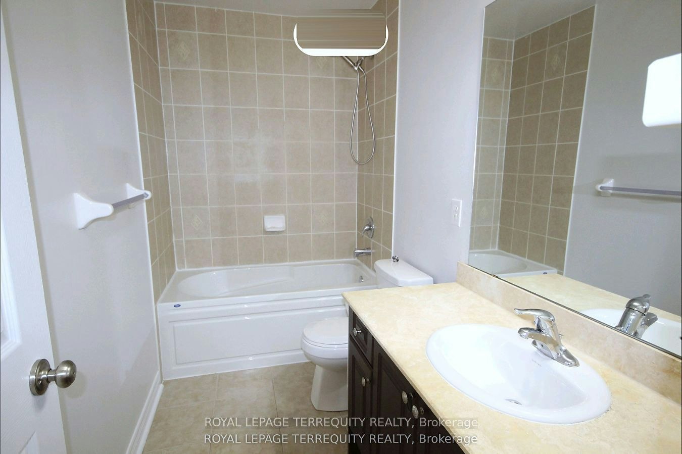 19 De Jong Street, Toronto, ON, M1P 0C1 - 12