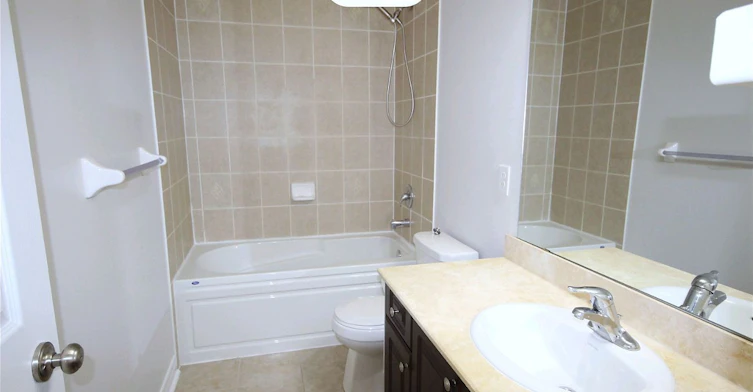 19 De Jong Street, Toronto, ON, M1P 0C1 - 12