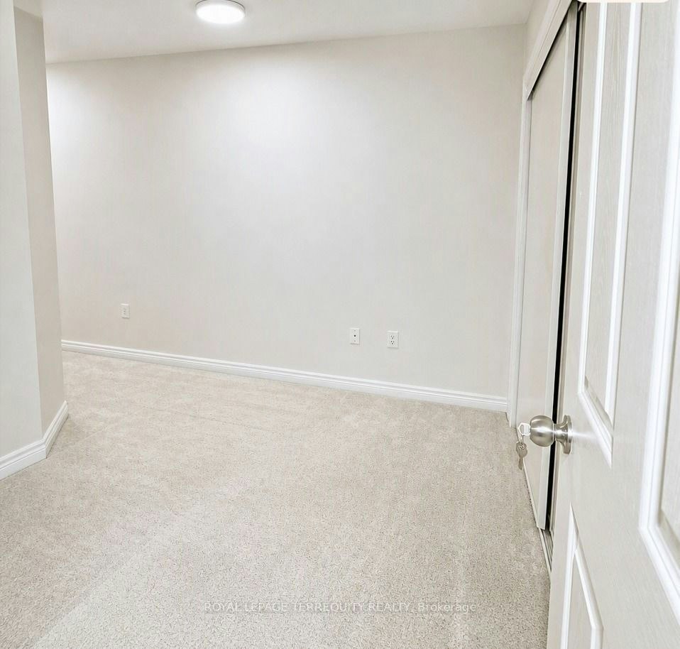 19 De Jong Street, Toronto, ON, M1P 0C1 - 19