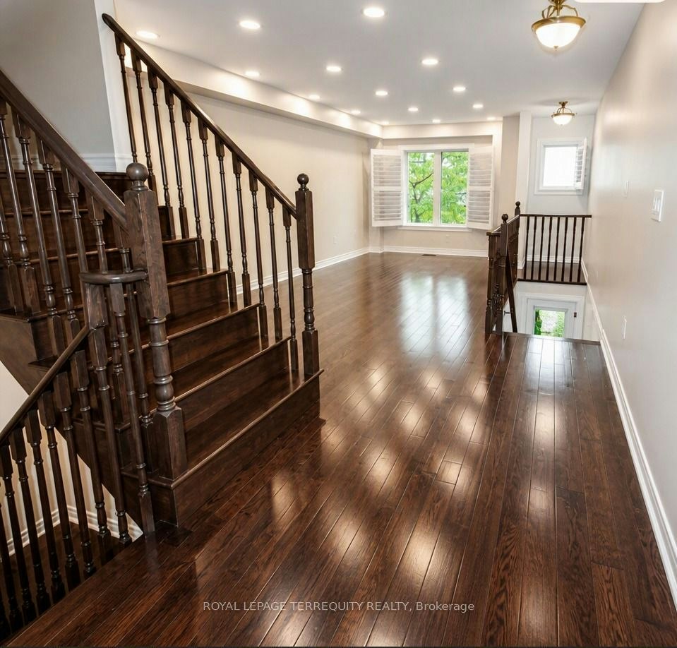 19 De Jong Street, Toronto, ON, M1P 0C1 - 10