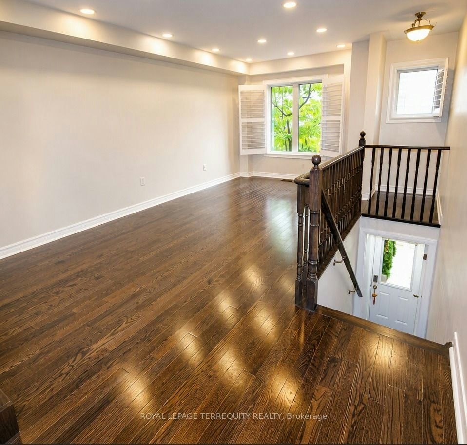 19 De Jong Street, Toronto, ON, M1P 0C1 - 4