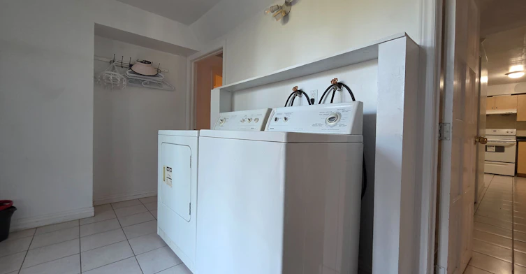Basement-23 Morbank Drive, Toronto, ON, M1V 2M1 - 3