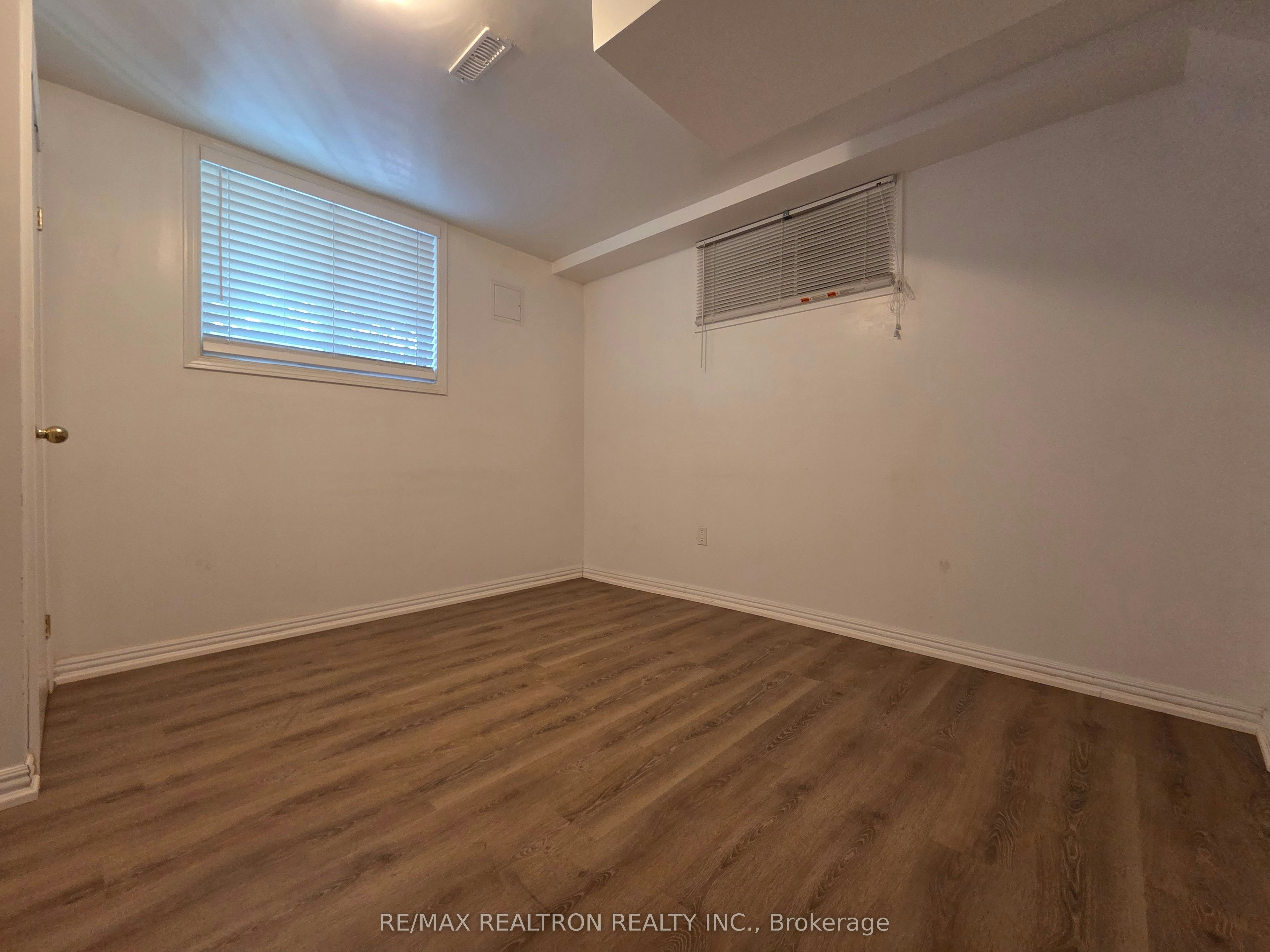 Basement-23 Morbank Drive, Toronto, ON, M1V 2M1 - 10