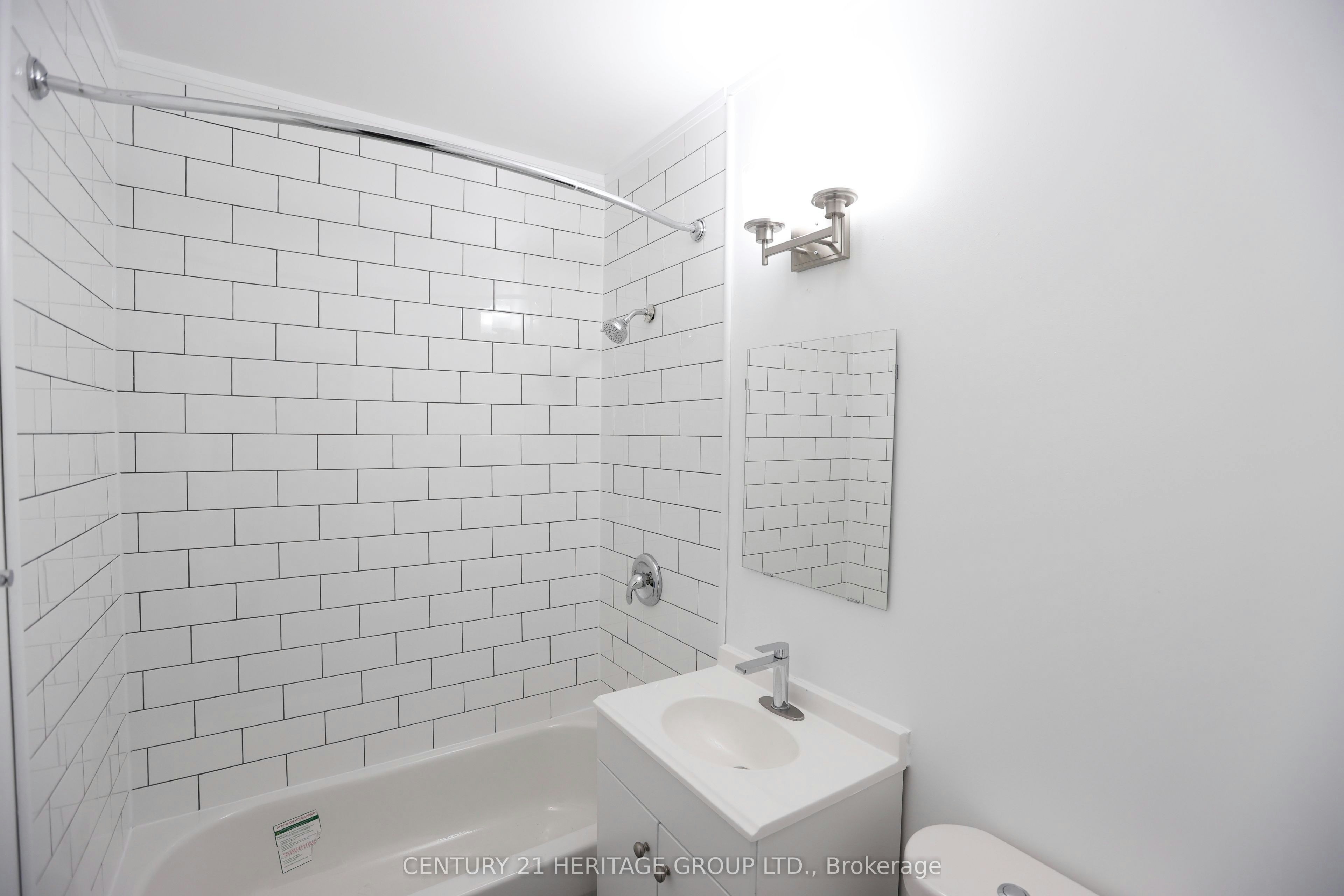 211-3101 Eglinton Avenue E, Toronto, ON, M1J 2G4 - 9