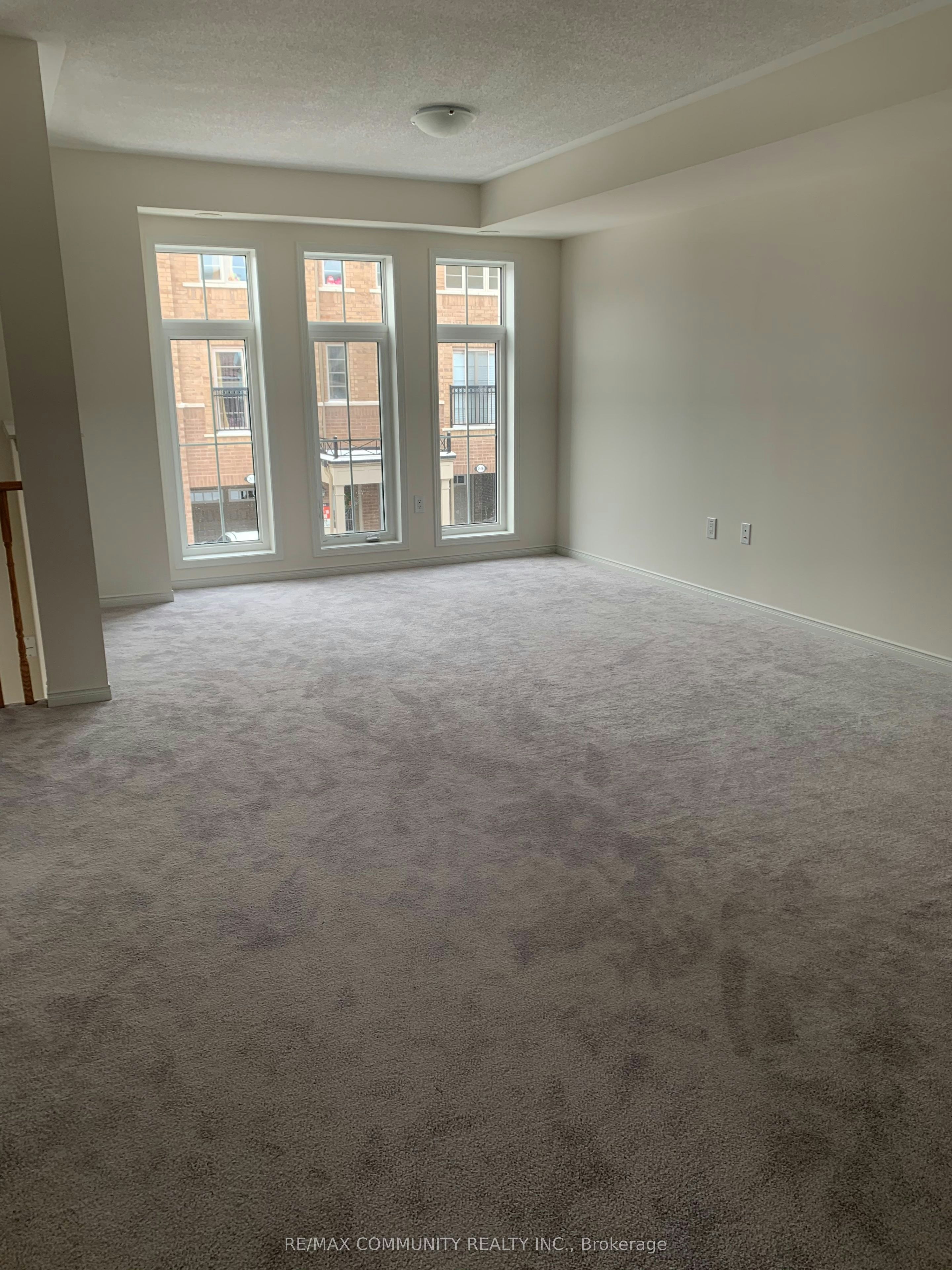 2613 Deputy Minister Path Avenue, Oshawa, ON, L1L 0M7 - 5