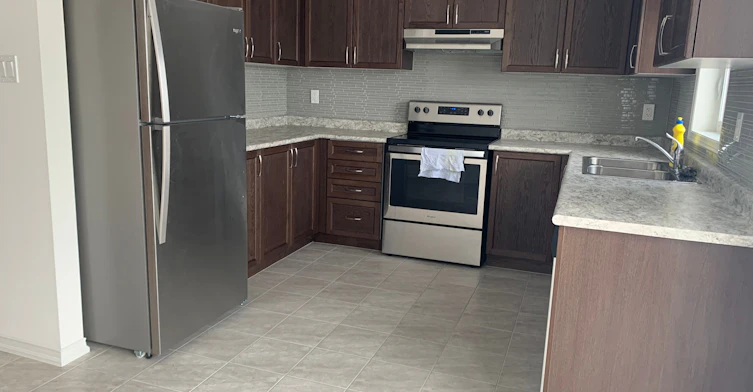 2613 Deputy Minister Path Avenue, Oshawa, ON, L1L 0M7 - 9