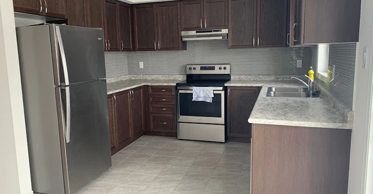 2613 Deputy Minister Path Avenue, Oshawa, ON, L1L 0M7 - 8