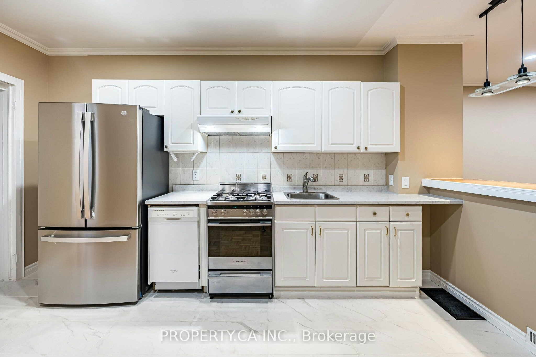 32 Frankdale Avenue, Toronto, ON, M4J 3Z9 - 19