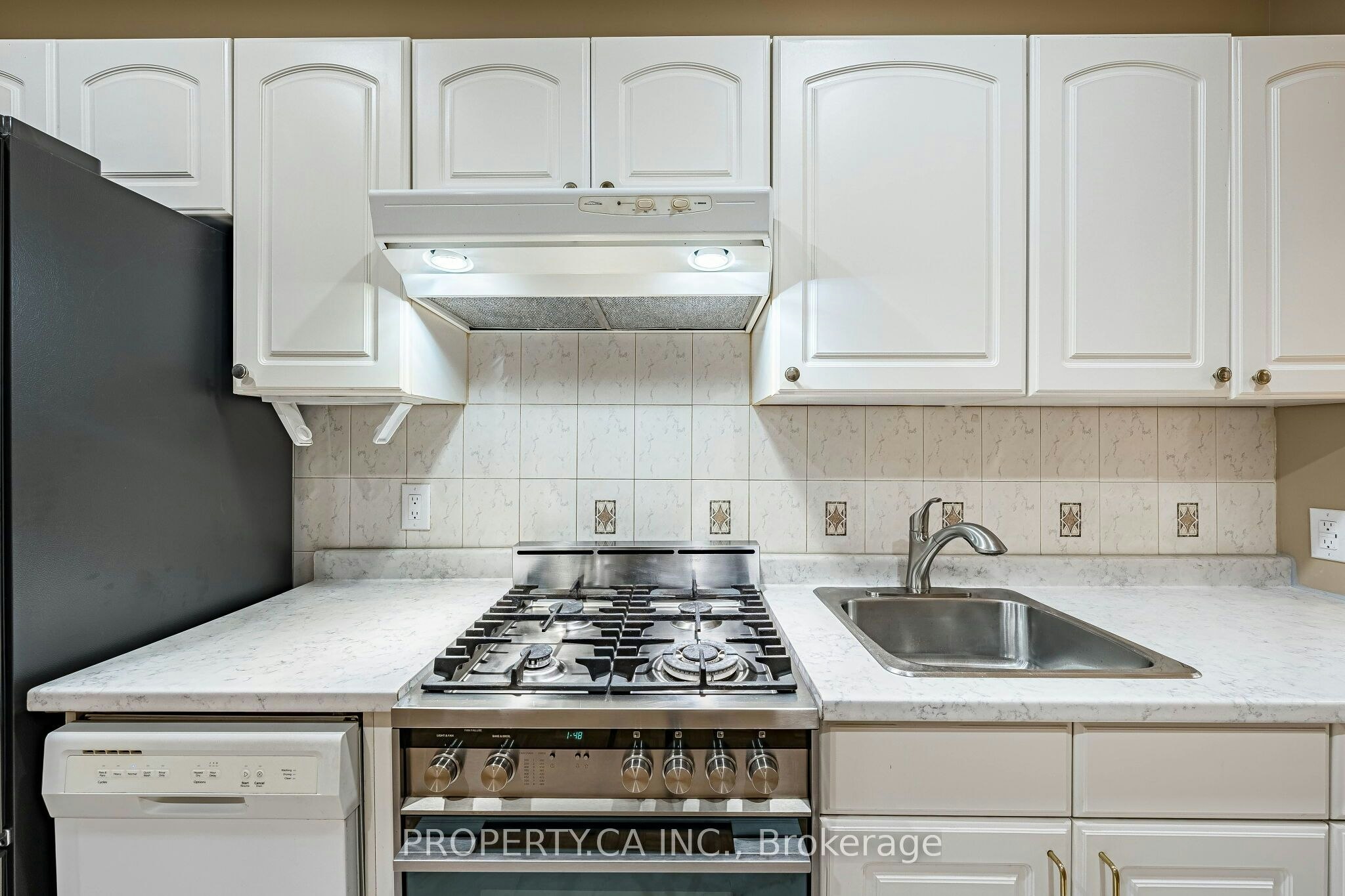 32 Frankdale Avenue, Toronto, ON, M4J 3Z9 - 22