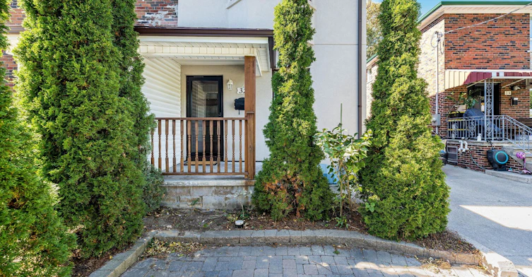 32 Frankdale Avenue, Toronto, ON, M4J 3Z9 - 6