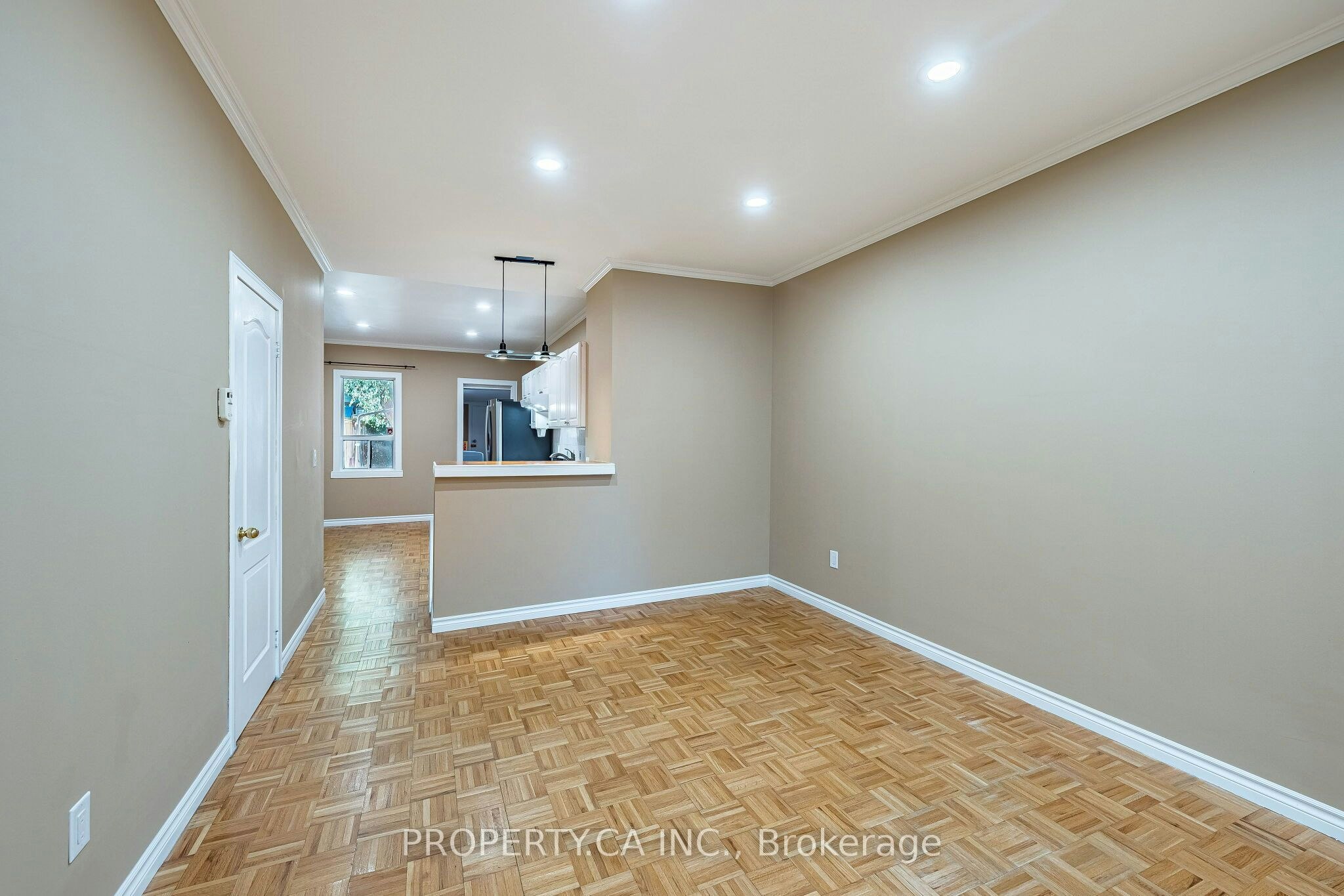 32 Frankdale Avenue, Toronto, ON, M4J 3Z9 - 14