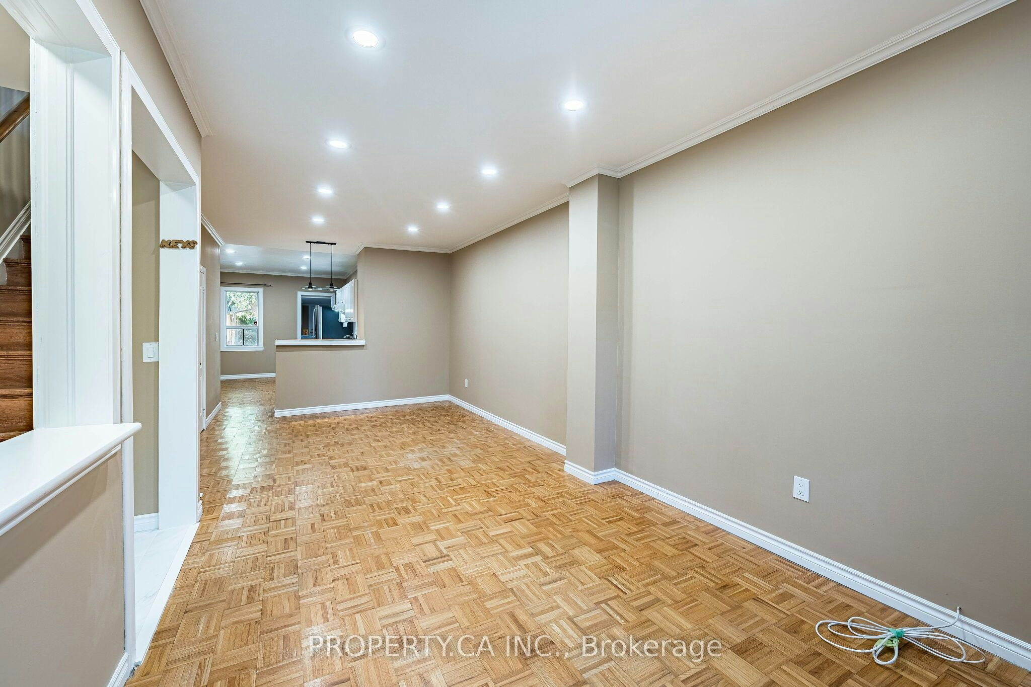 32 Frankdale Avenue, Toronto, ON, M4J 3Z9 - 13