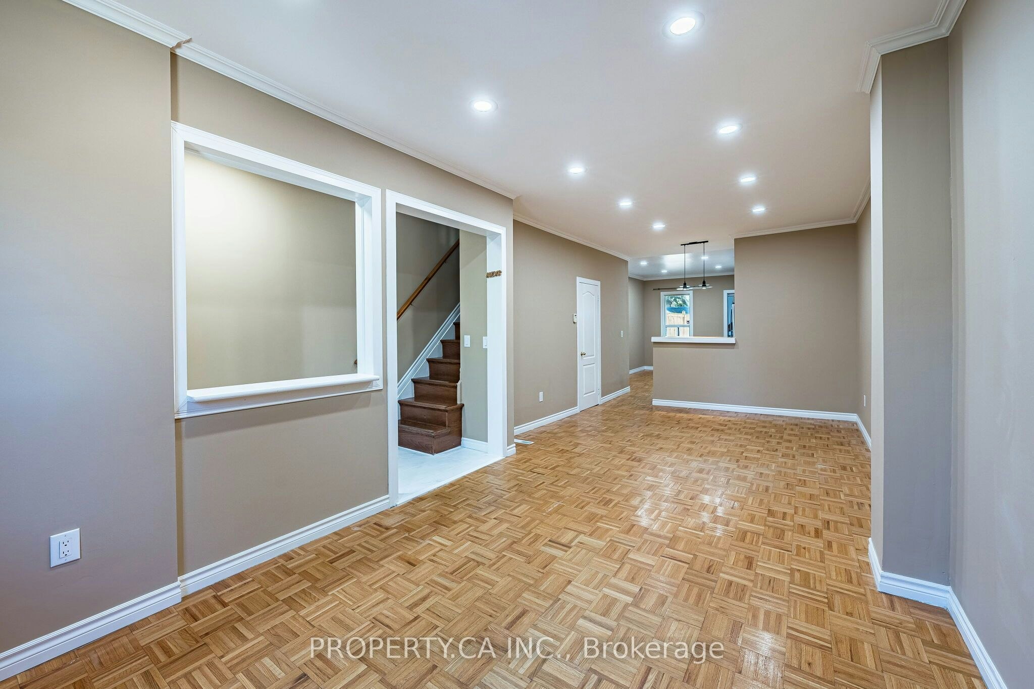 32 Frankdale Avenue, Toronto, ON, M4J 3Z9 - 12
