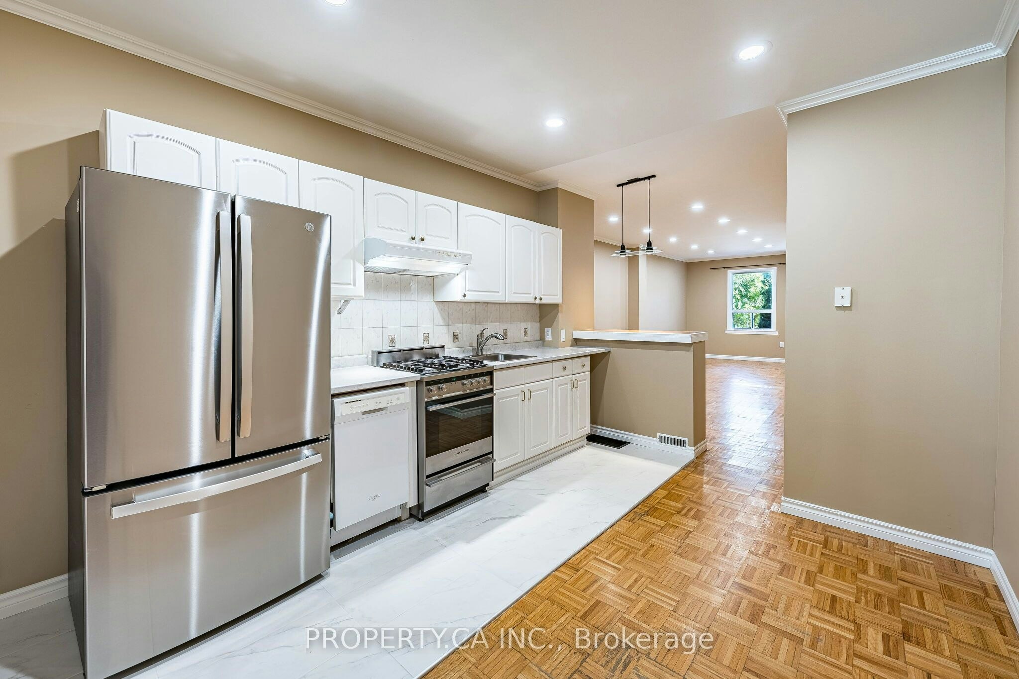 32 Frankdale Avenue, Toronto, ON, M4J 3Z9 - 20