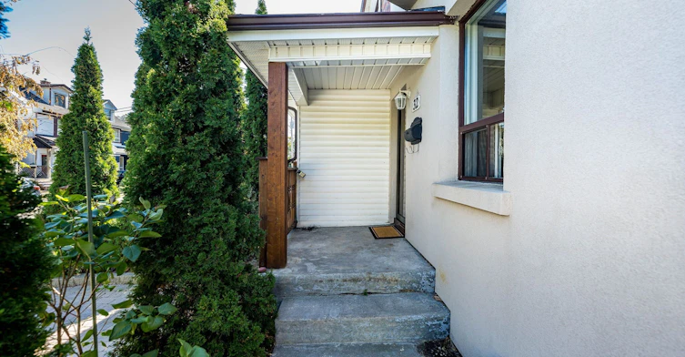 32 Frankdale Avenue, Toronto, ON, M4J 3Z9 - 7