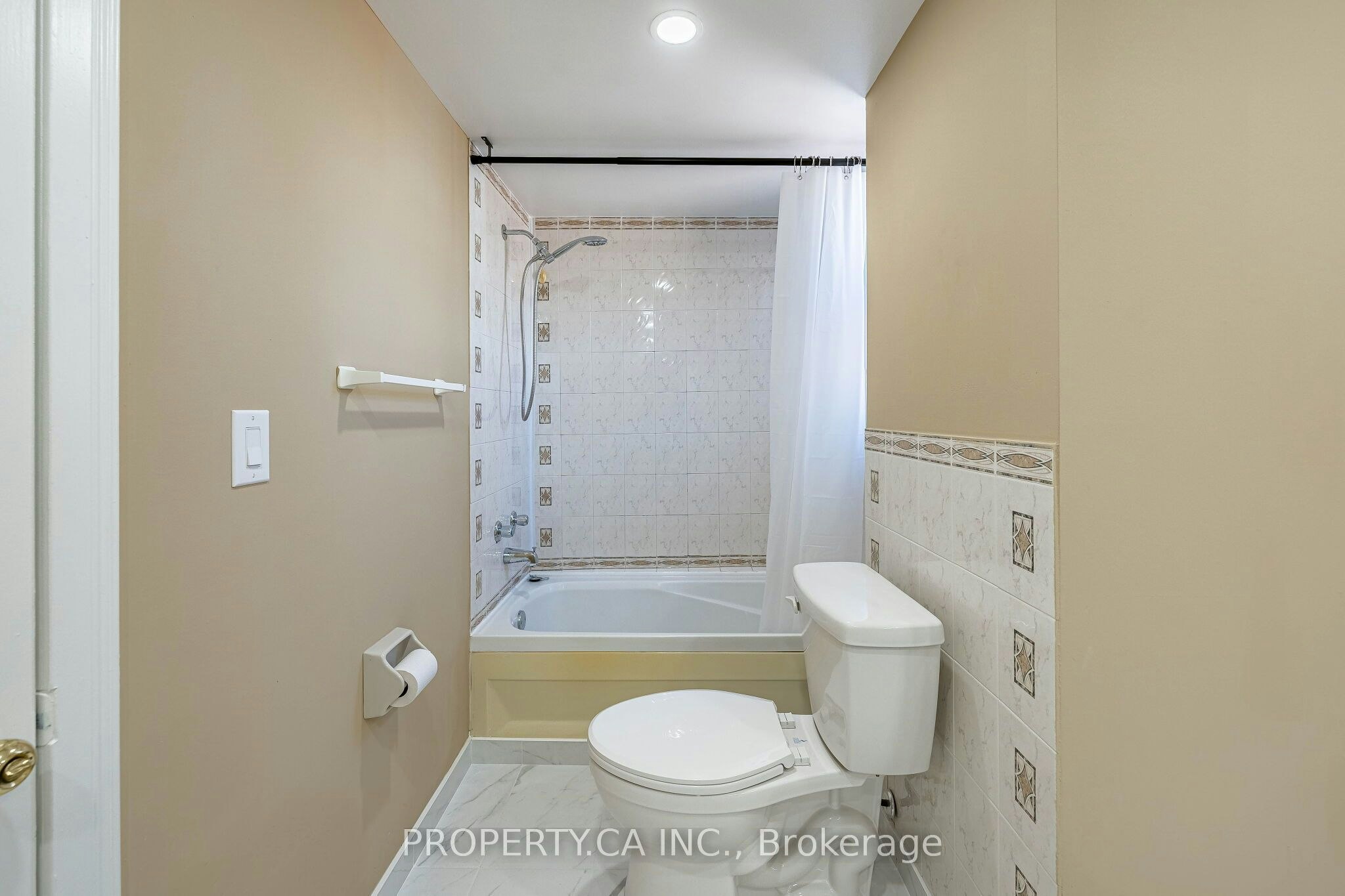 32 Frankdale Avenue, Toronto, ON, M4J 3Z9 - 36