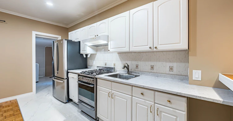 32 Frankdale Avenue, Toronto, ON, M4J 3Z9 - 18