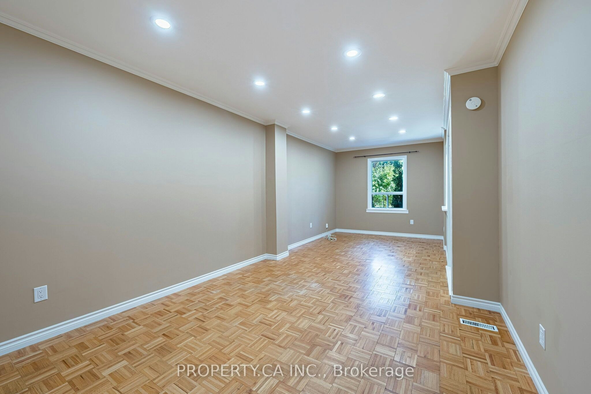 32 Frankdale Avenue, Toronto, ON, M4J 3Z9 - 15