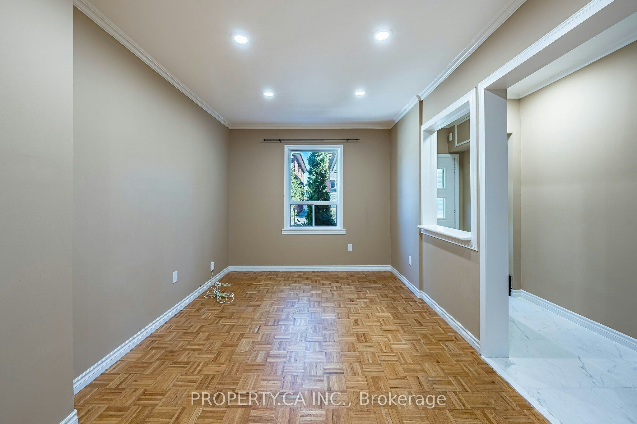 32 Frankdale Avenue, Toronto, ON, M4J 3Z9 - 11