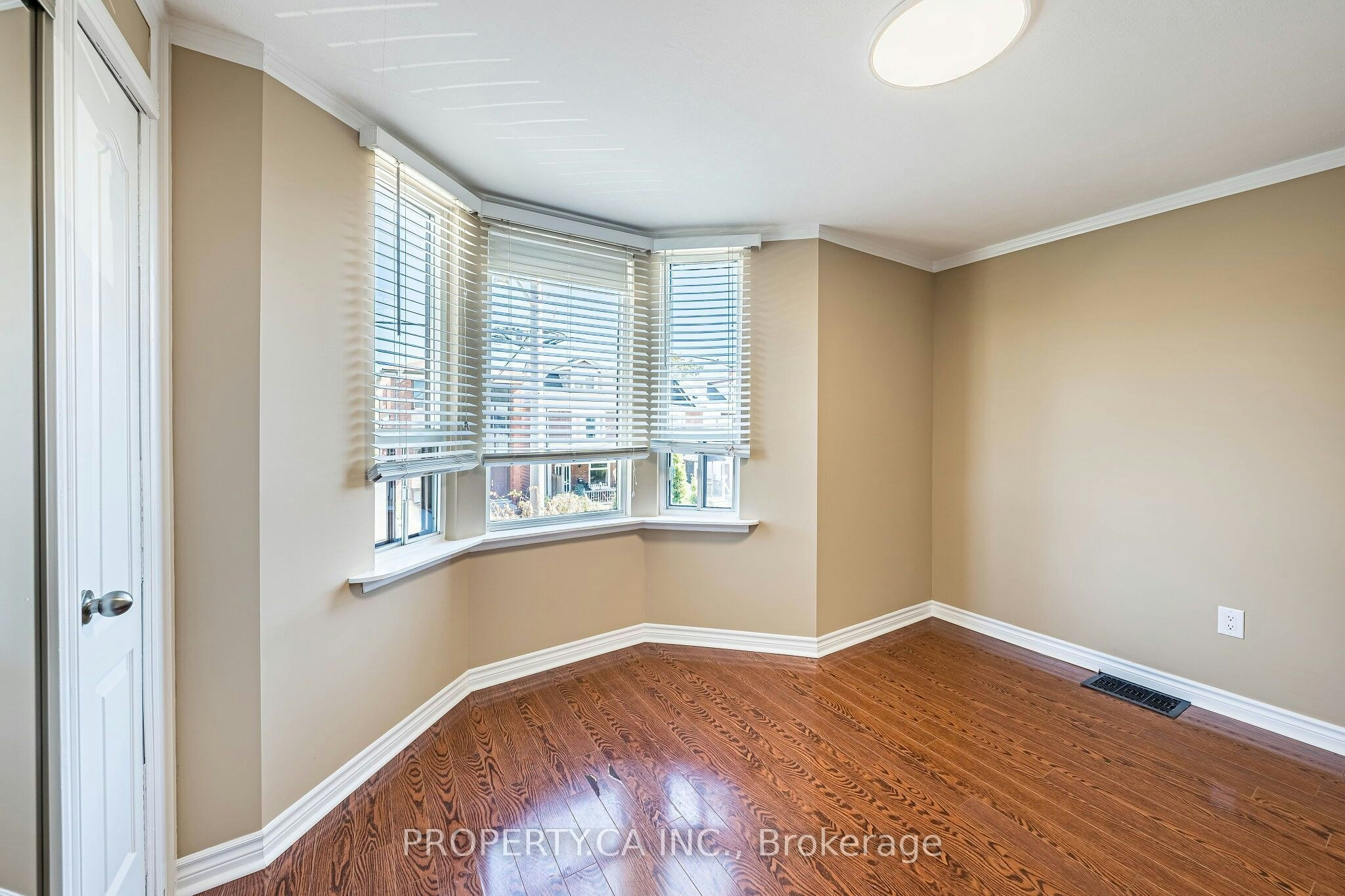 32 Frankdale Avenue, Toronto, ON, M4J 3Z9 - 28