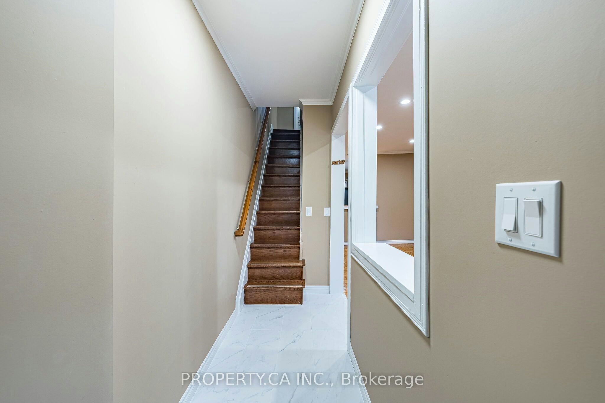 32 Frankdale Avenue, Toronto, ON, M4J 3Z9 - 9