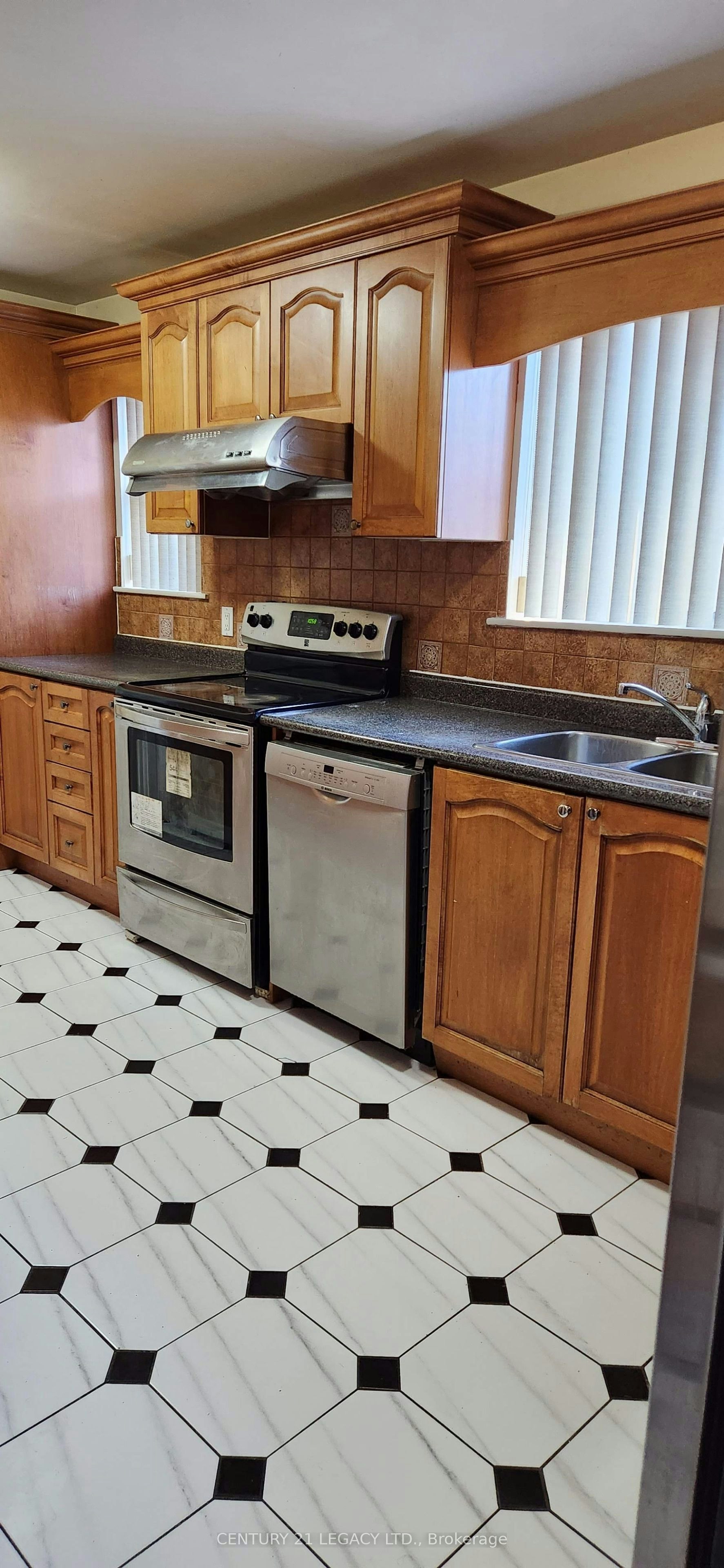 27 Par Avenue, Toronto, ON, M1G 2G5 - 9