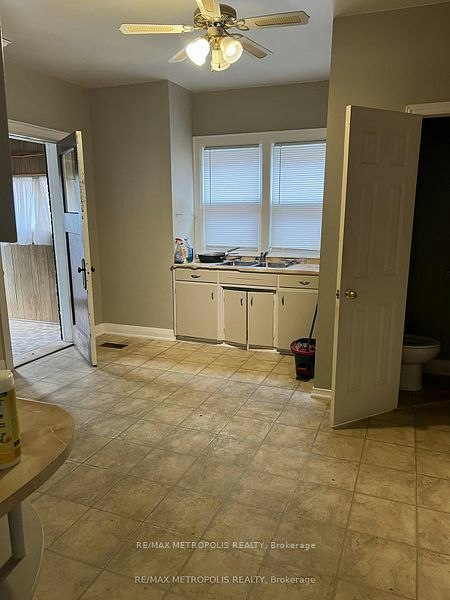329 Ritson Road S, Oshawa, ON, L1H 5J3 - 8