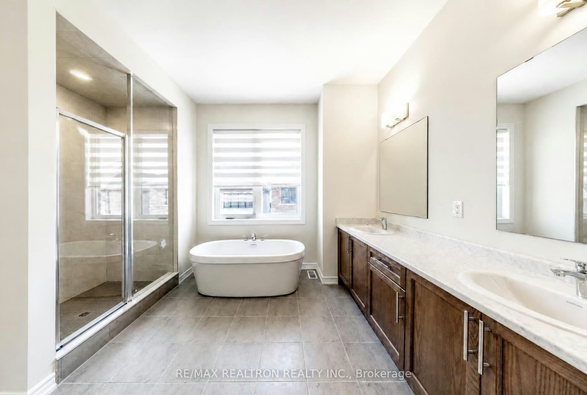 1041 Suddard Avenue, Oshawa, ON, L1L 0V5 - 10