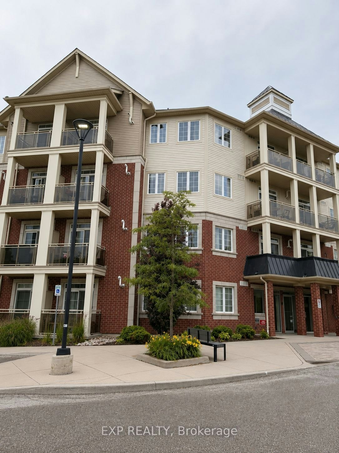 124-80 Aspen Springs Drive, Clarington, ON, L1C 0V4