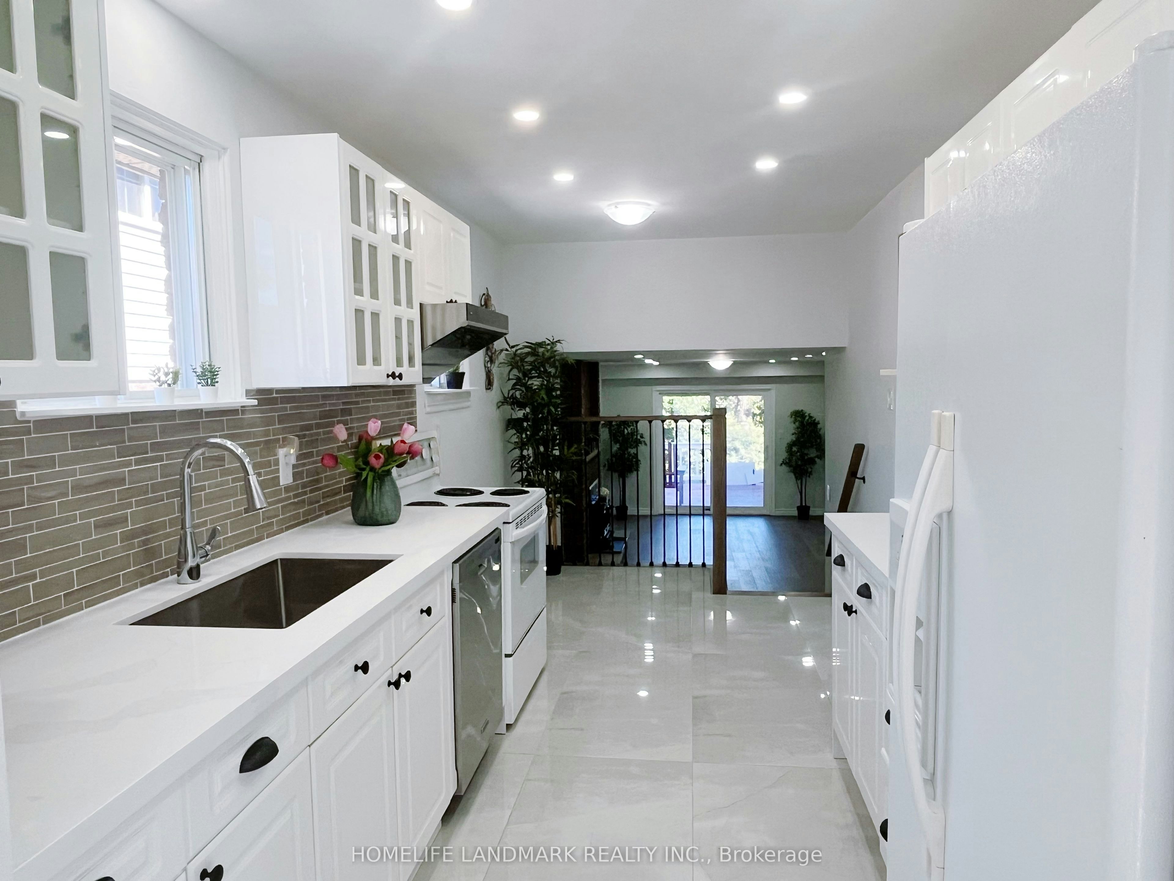 6 Snowhill Crescent, Toronto, ON, M1S 3T5
