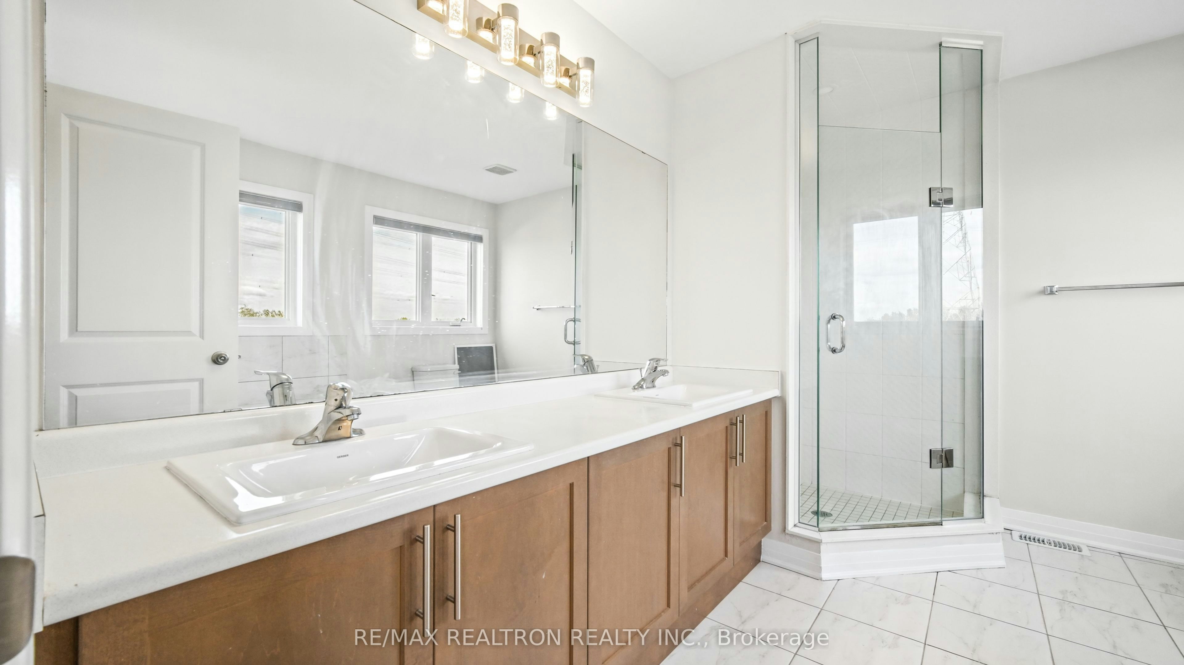 123 Yacht Drive, Clarington, ON, L1C 1Z8 - 24