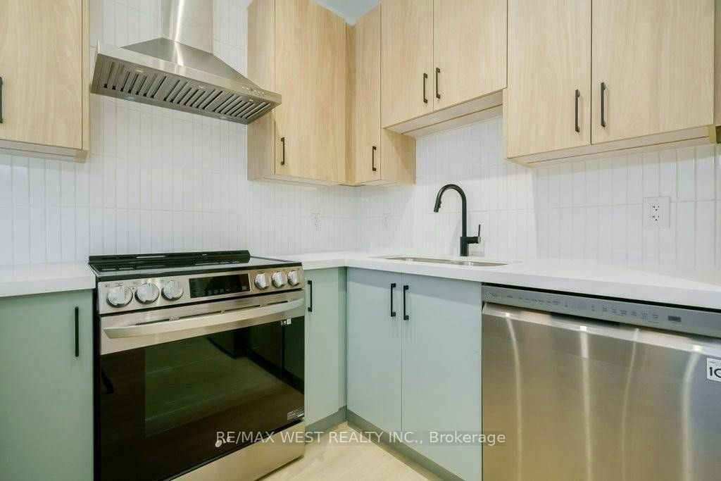 202-2083 Danforth Avenue, Toronto, ON, M4C 1K1 - 4