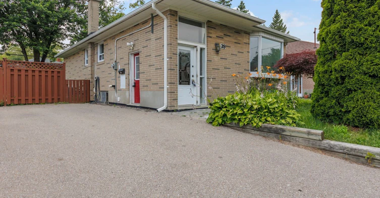 Upper-39 Stansbury Crescent, Toronto, ON, M1K 4R7