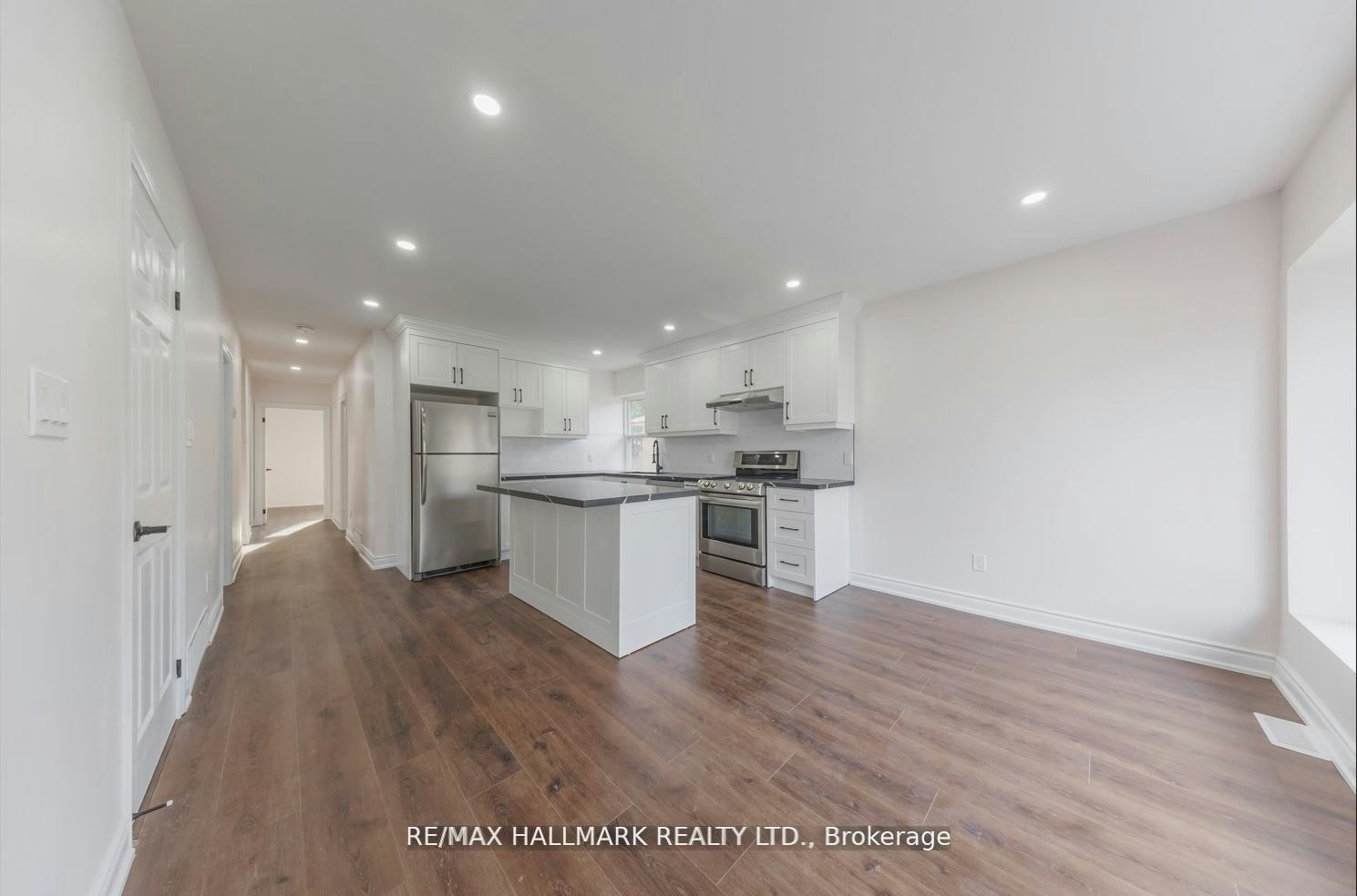 Upper-39 Stansbury Crescent, Toronto, ON, M1K 4R7 - 3