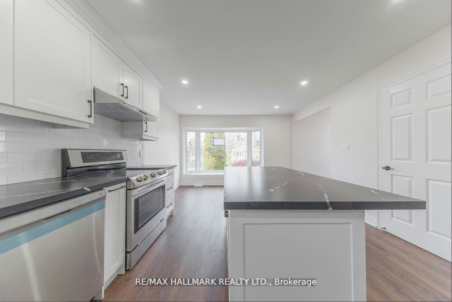 Upper-39 Stansbury Crescent, Toronto, ON, M1K 4R7 - 18