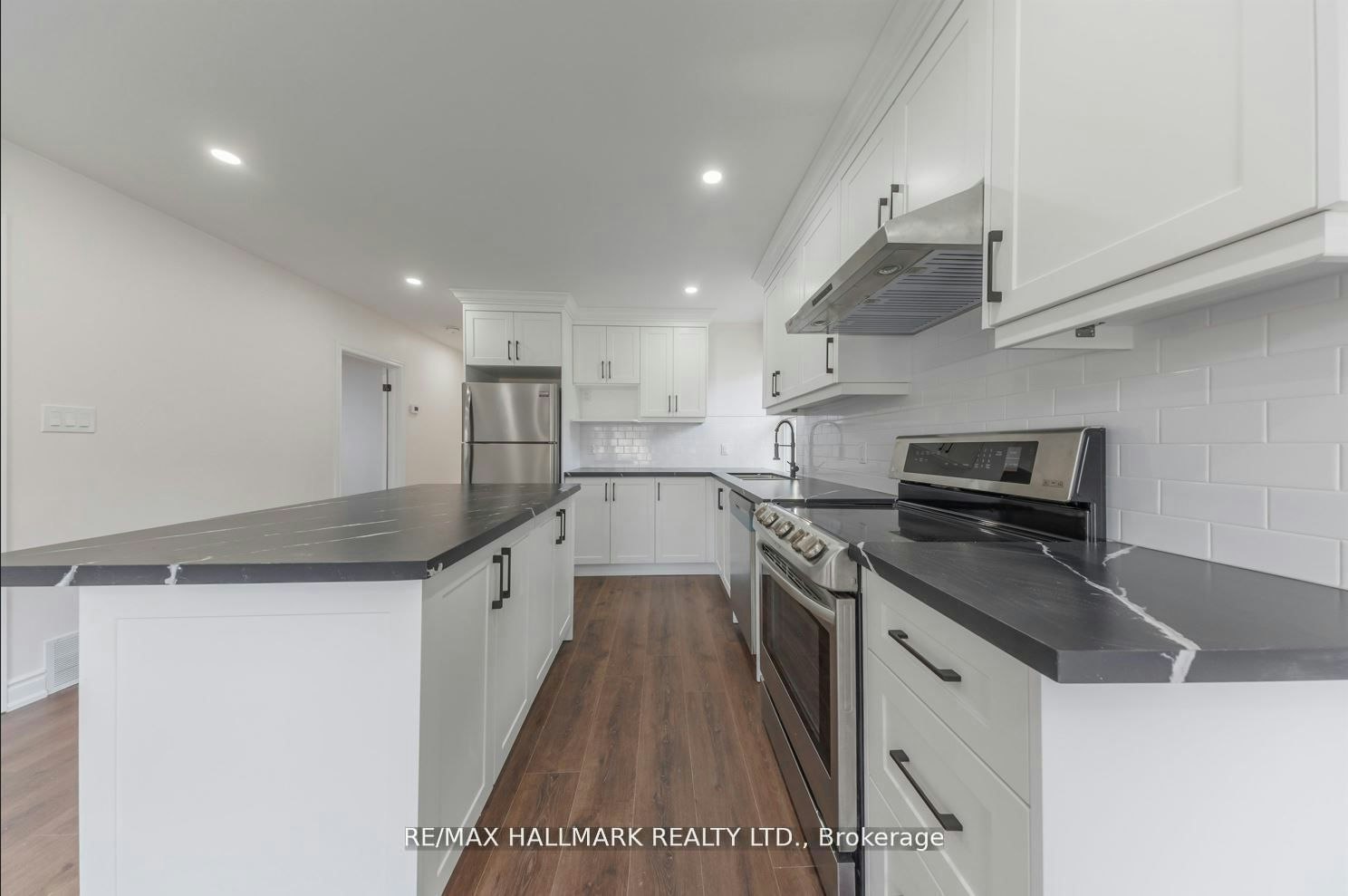 Upper-39 Stansbury Crescent, Toronto, ON, M1K 4R7 - 6