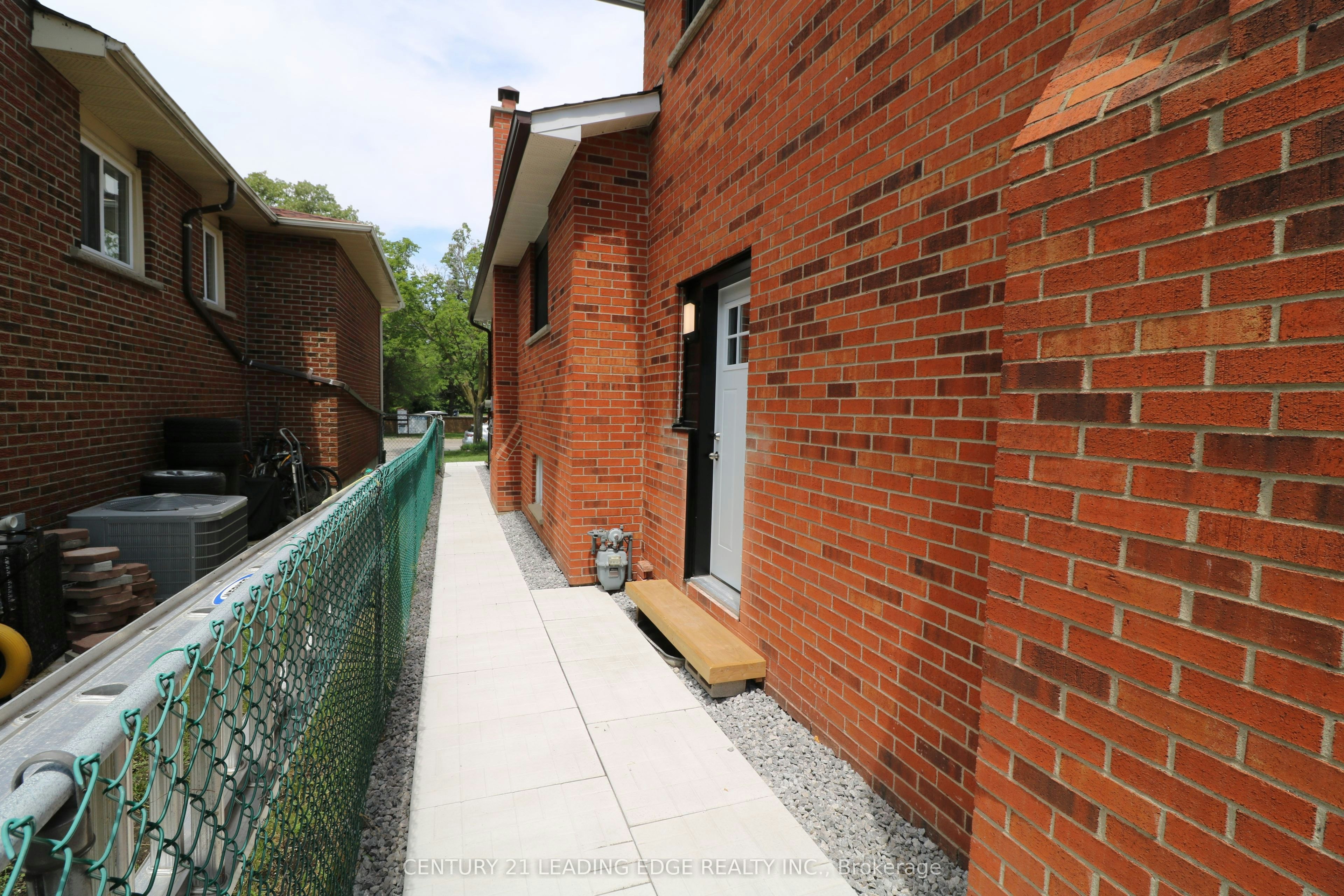 BSMT-263 Ingleton Boulevard, Toronto, ON, M1V 2A3 4