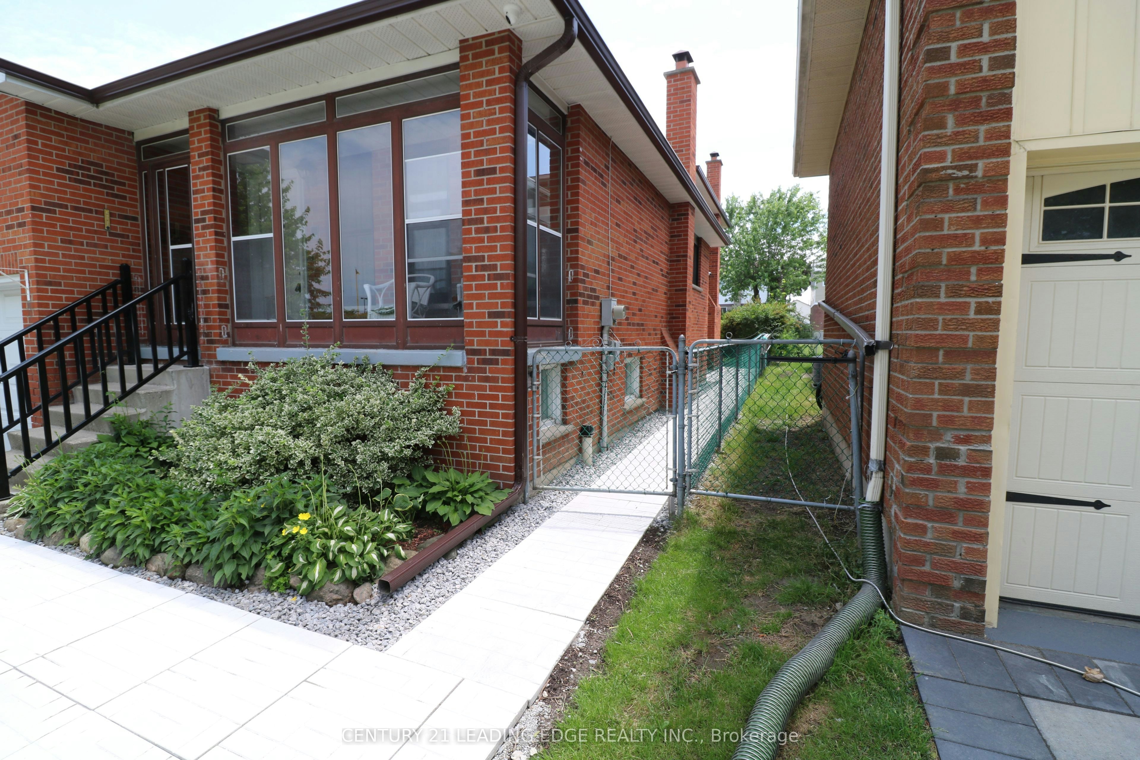 BSMT-263 Ingleton Boulevard, Toronto, ON, M1V 2A3 2
