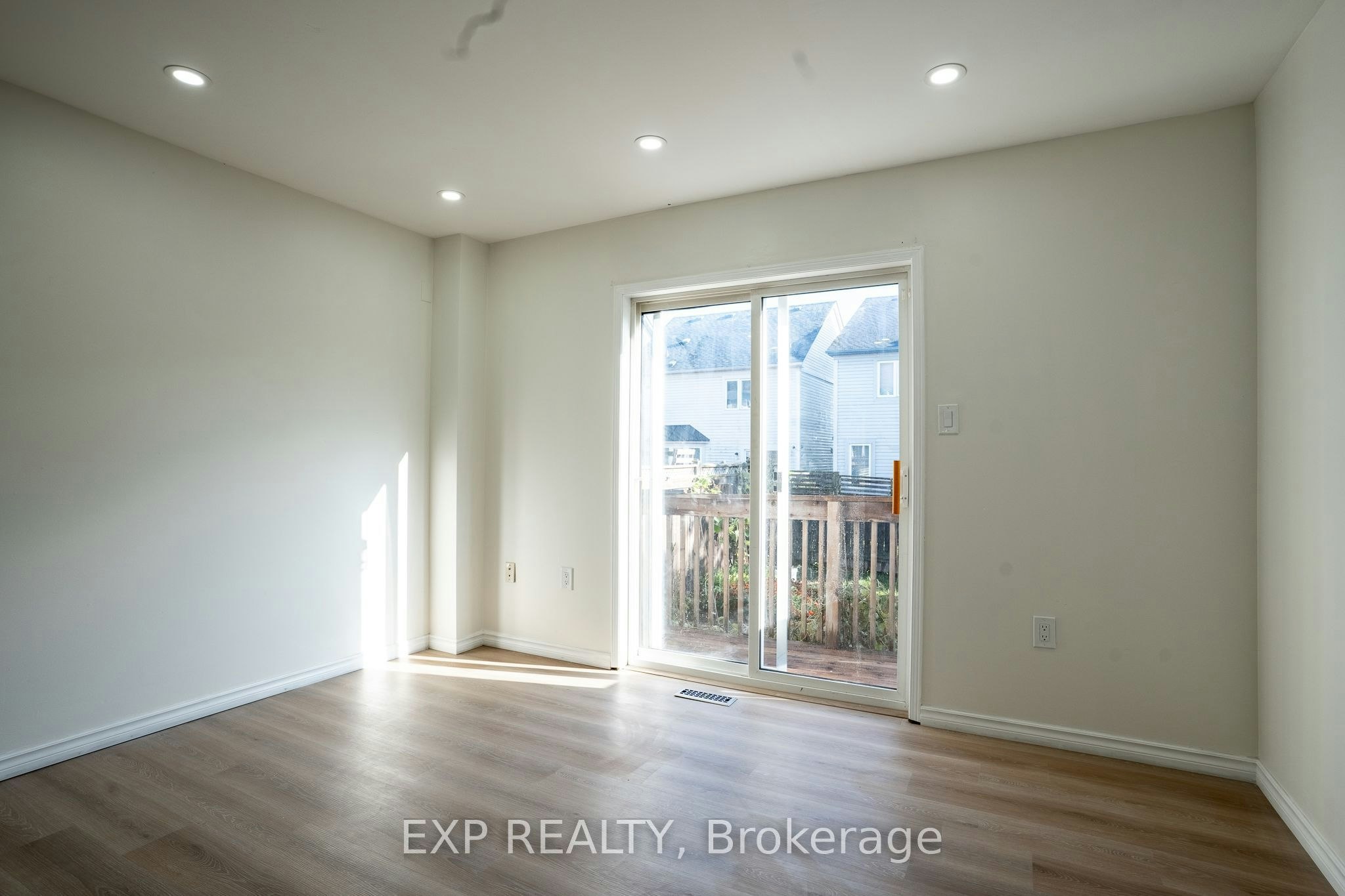 1892 Secretariat Place, Oshawa, ON, L1L 1C7 - 4