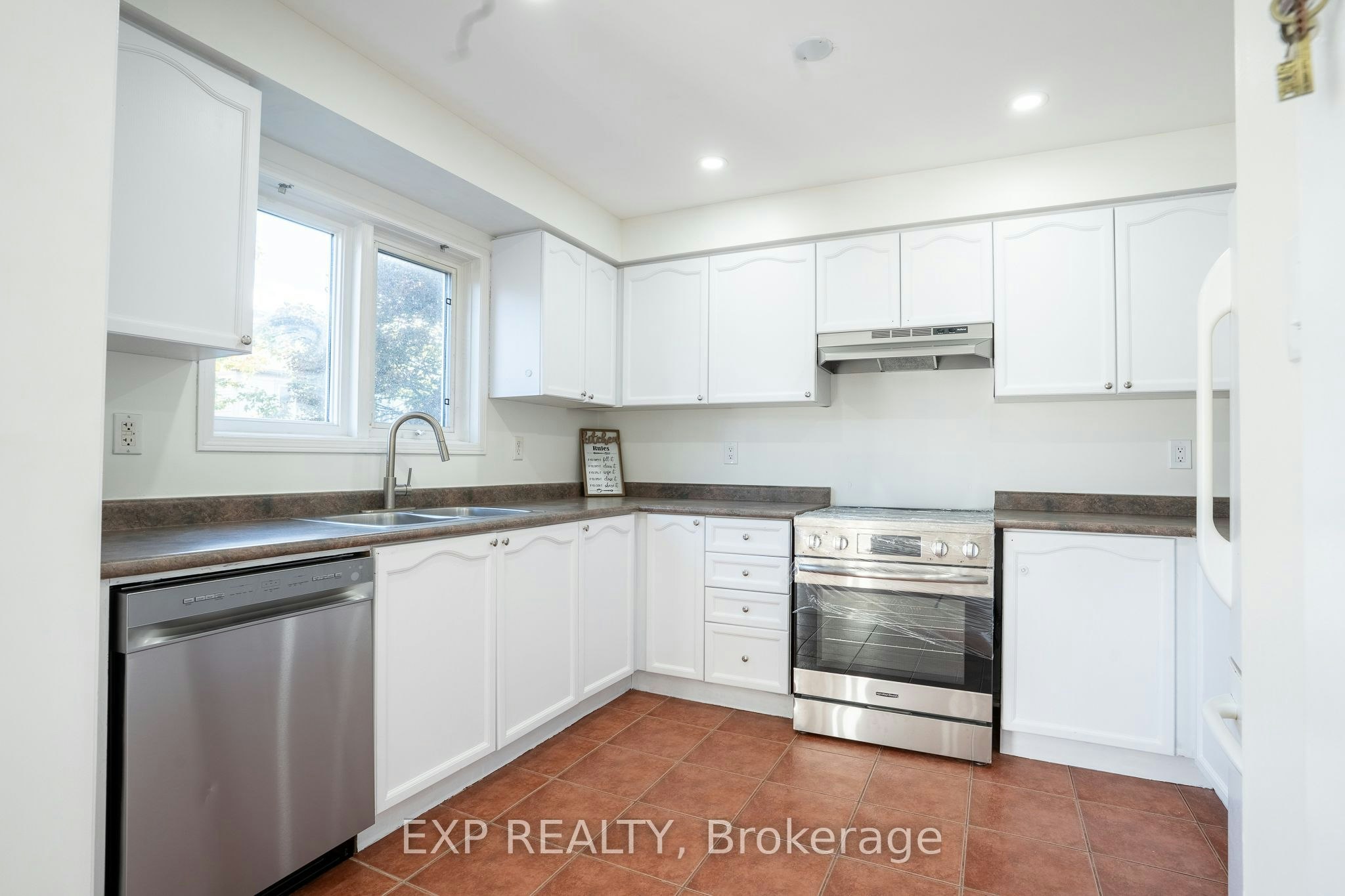 1892 Secretariat Place, Oshawa, ON, L1L 1C7 - 6