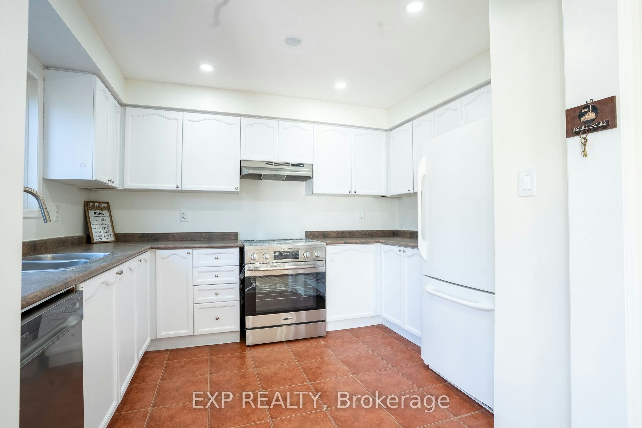 1892 Secretariat Place, Oshawa, ON, L1L 1C7 - 5