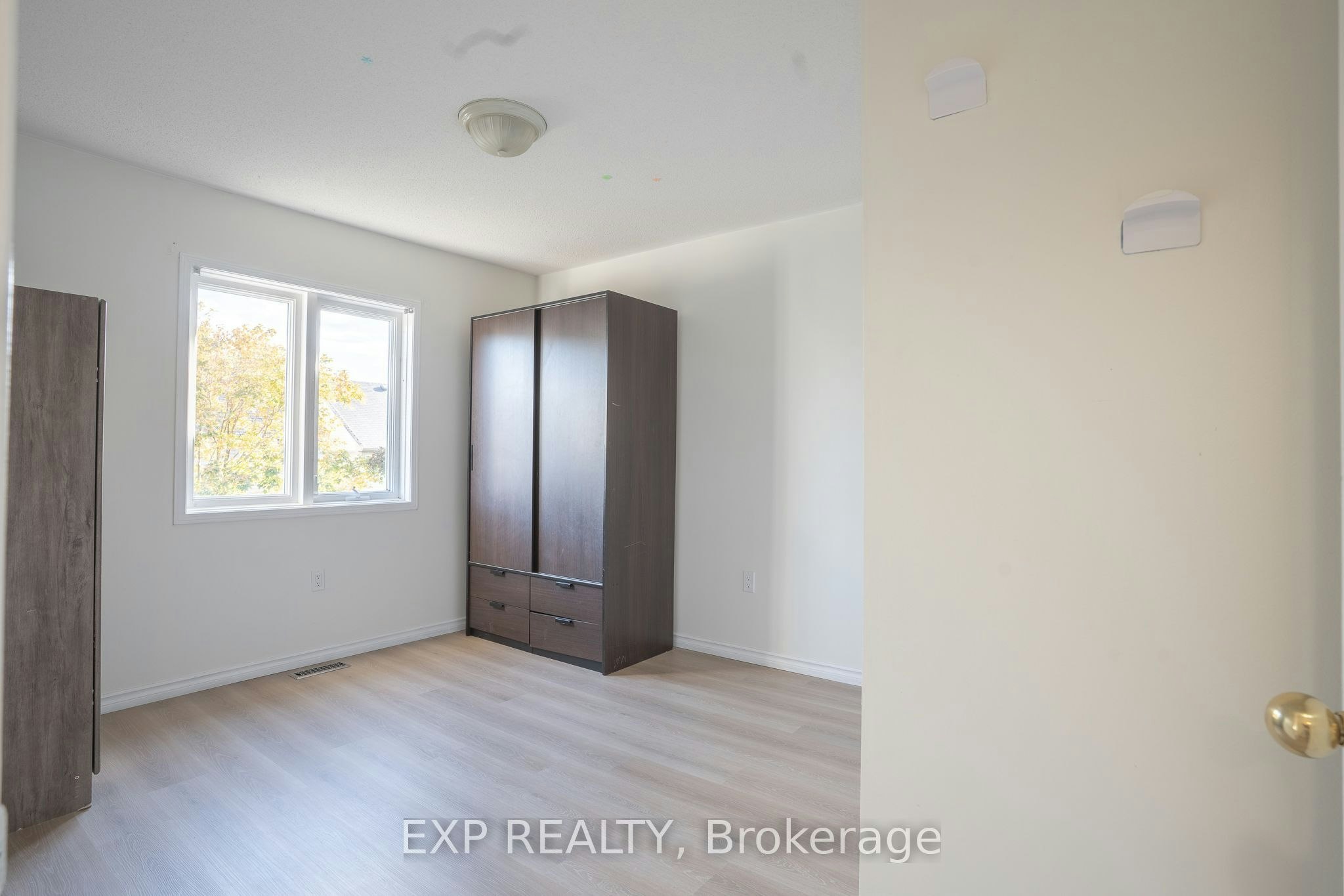 1892 Secretariat Place, Oshawa, ON, L1L 1C7 - 10