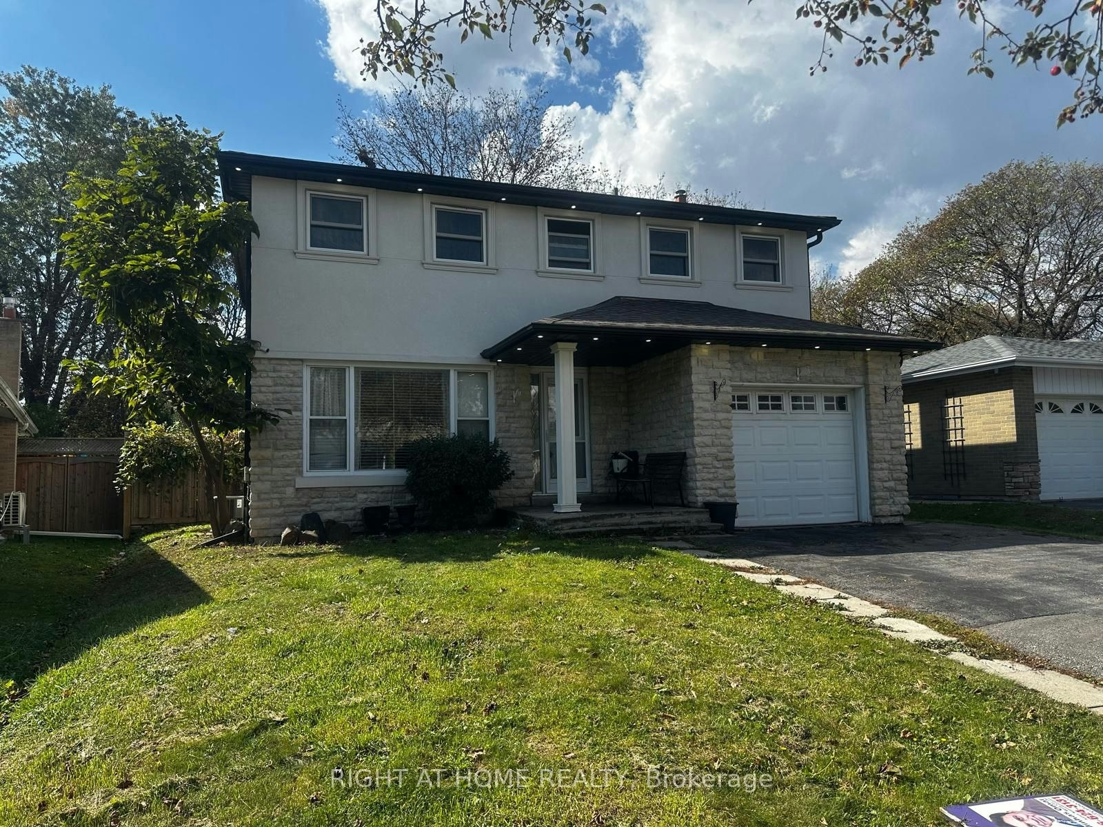 71 Sandrift Square, Toronto, ON, M1E 4N5